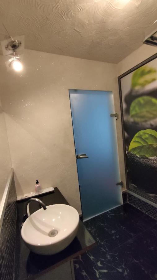 Militari Residence Hotel Chiajna Екстериор снимка